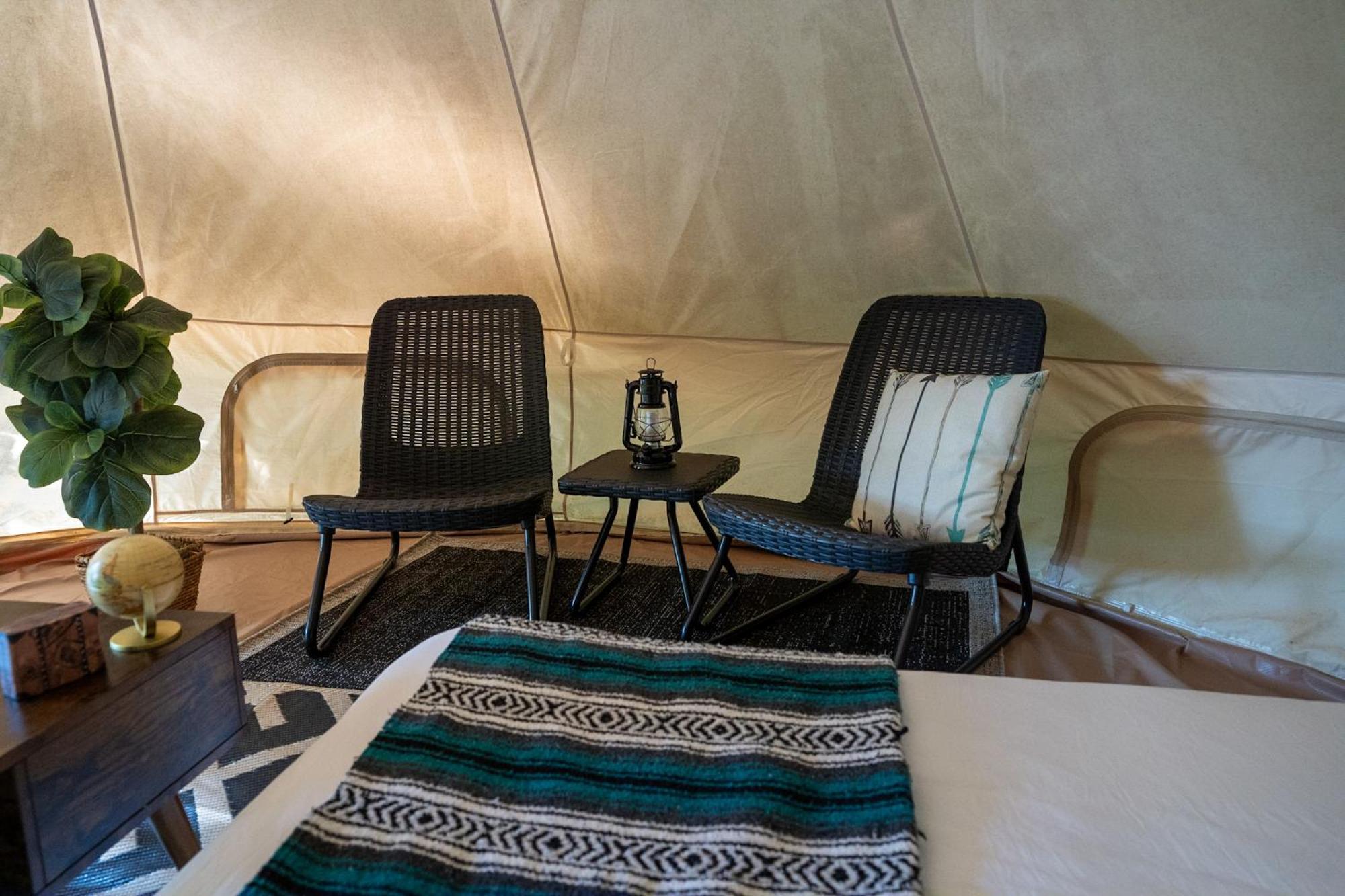 Готель Grotto Getaway Miller Lake Екстер'єр фото
