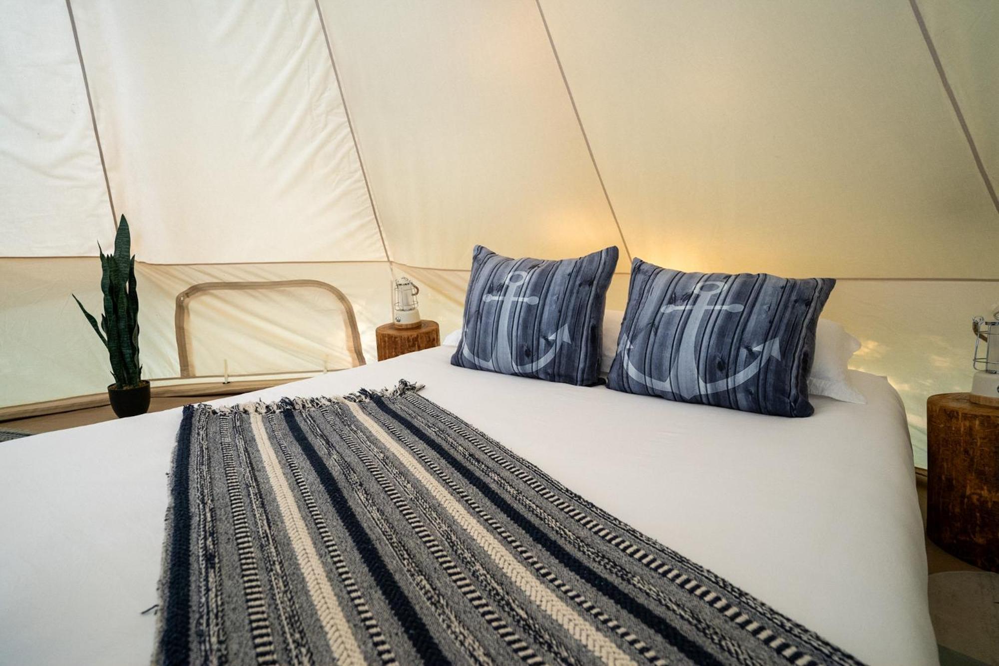 Готель Grotto Getaway Miller Lake Екстер'єр фото