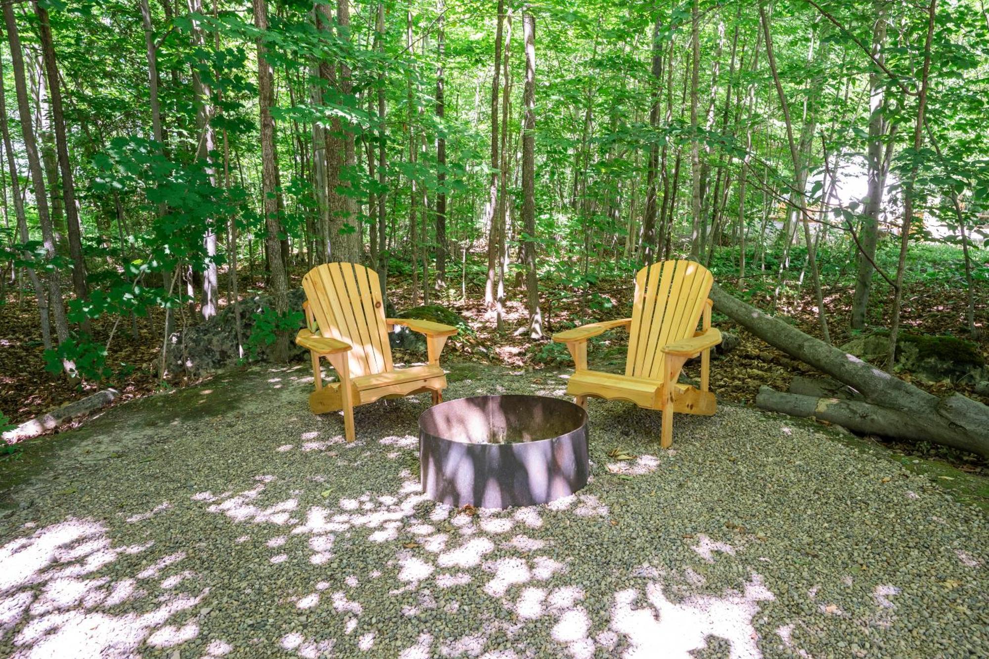 Готель Grotto Getaway Miller Lake Екстер'єр фото
